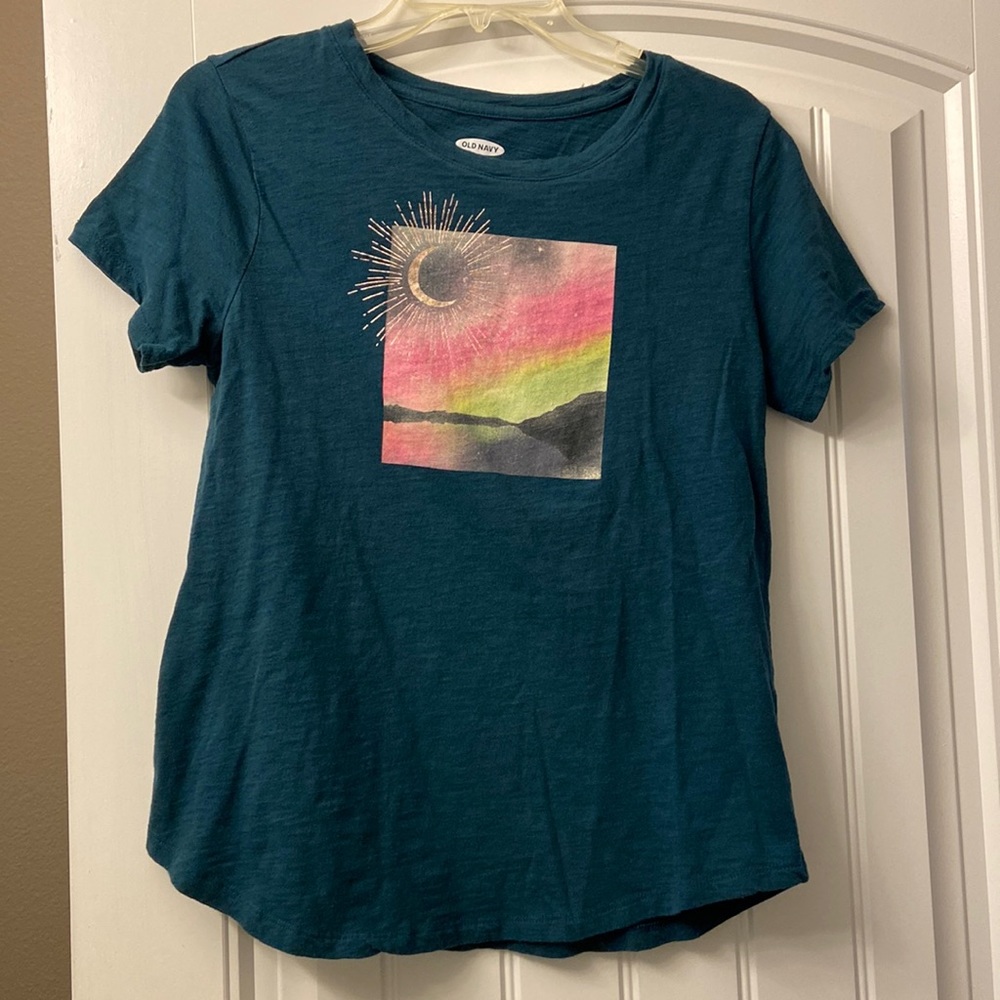 Old navy tee